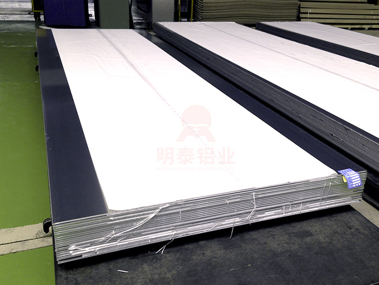 明泰鋁業(yè)5052鋁板.jpg 明泰鋁業(yè)5052鋁板jpg